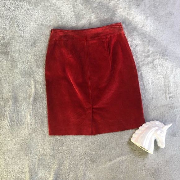 Express red suede mini skirt - Picture 4 of 5